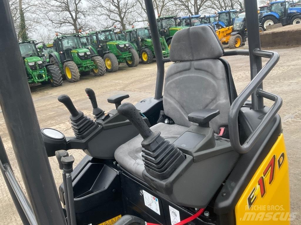 New Holland E 17 D حفارات زحافة
