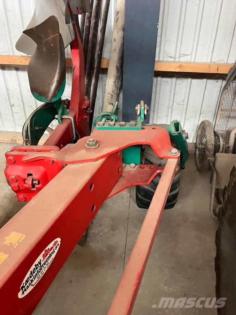 Kverneland EG 100 محاريث عكسية