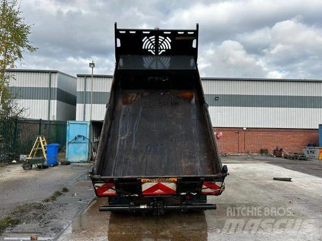 Isuzu N 75.150 شاحنات قلابة