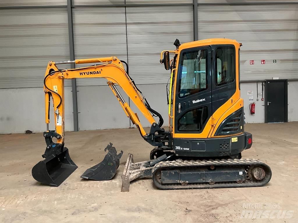 Hyundai 30 Z-9 AK حفارات صغيرة أقل من 7 طن (حفارات صغيرة)