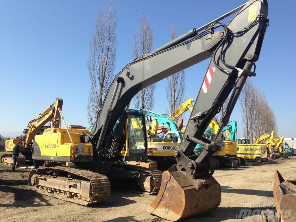 Volvo EC 240 B N LC حفارات زحافة