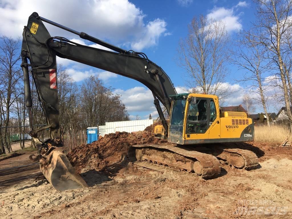 Volvo EC 240 B N LC حفارات زحافة