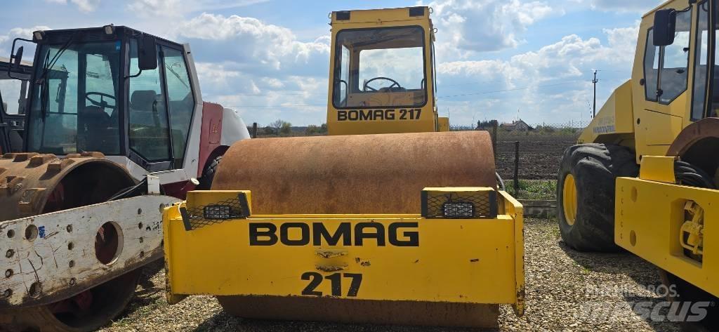 Bomag BW 217 D مداحل أحادية الأسطوانة