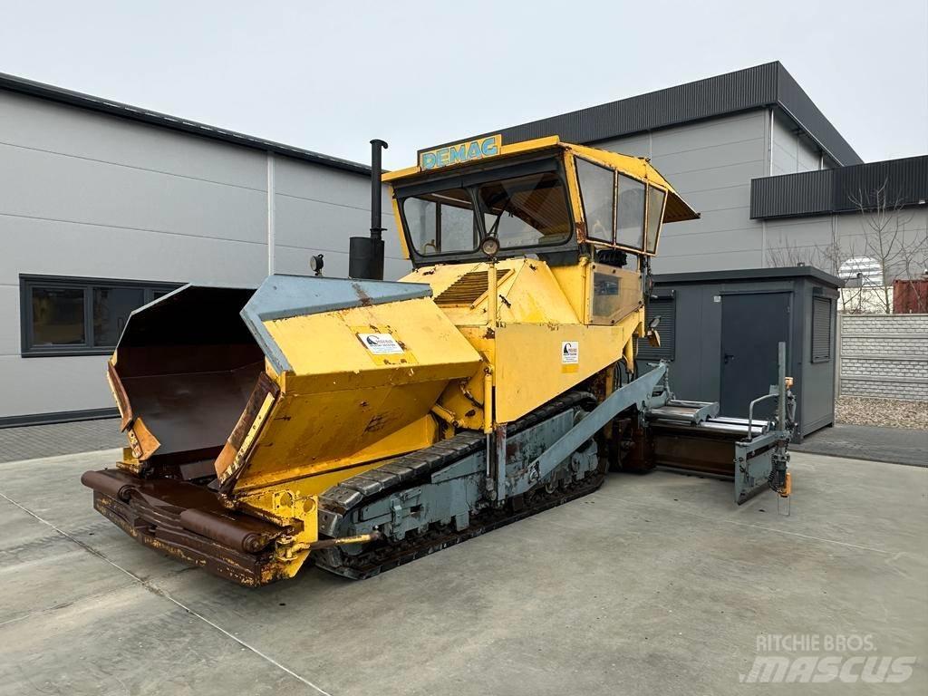 Demag DF 140 C معدات السفلتة