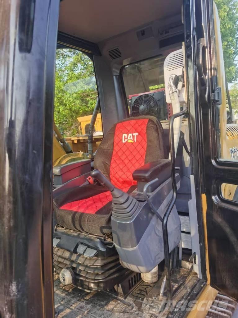 CAT 325 C حفارات زحافة