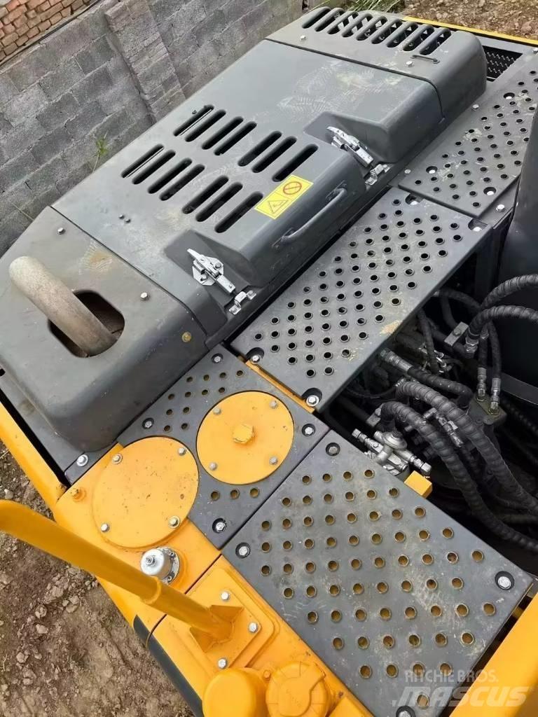 Volvo EC140 حفارات زحافة