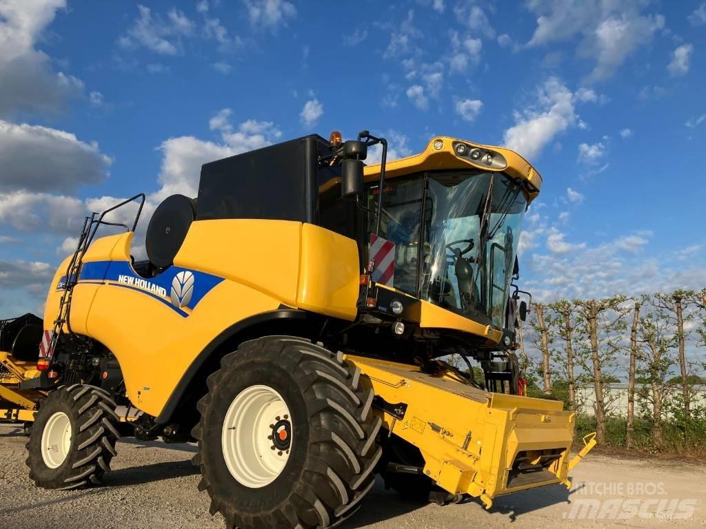 New Holland CX 6090 حصادات