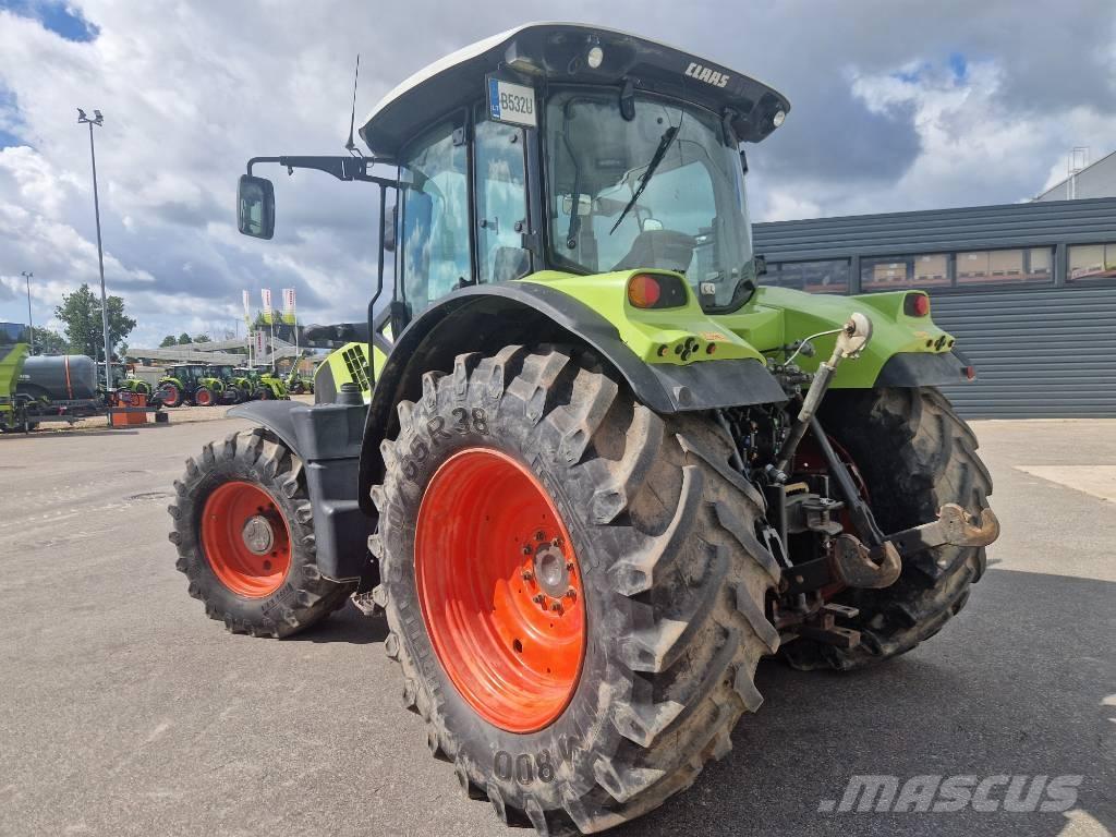 CLAAS Arion 640 CIS الجرارات