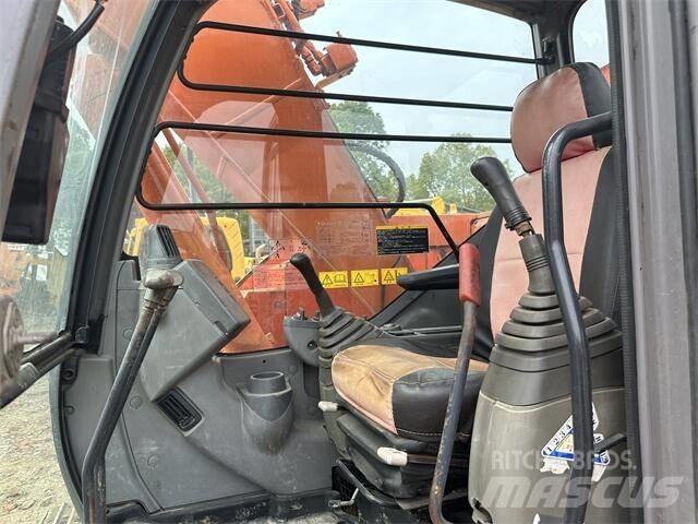 Hitachi ZX 138 حفارات زحافة