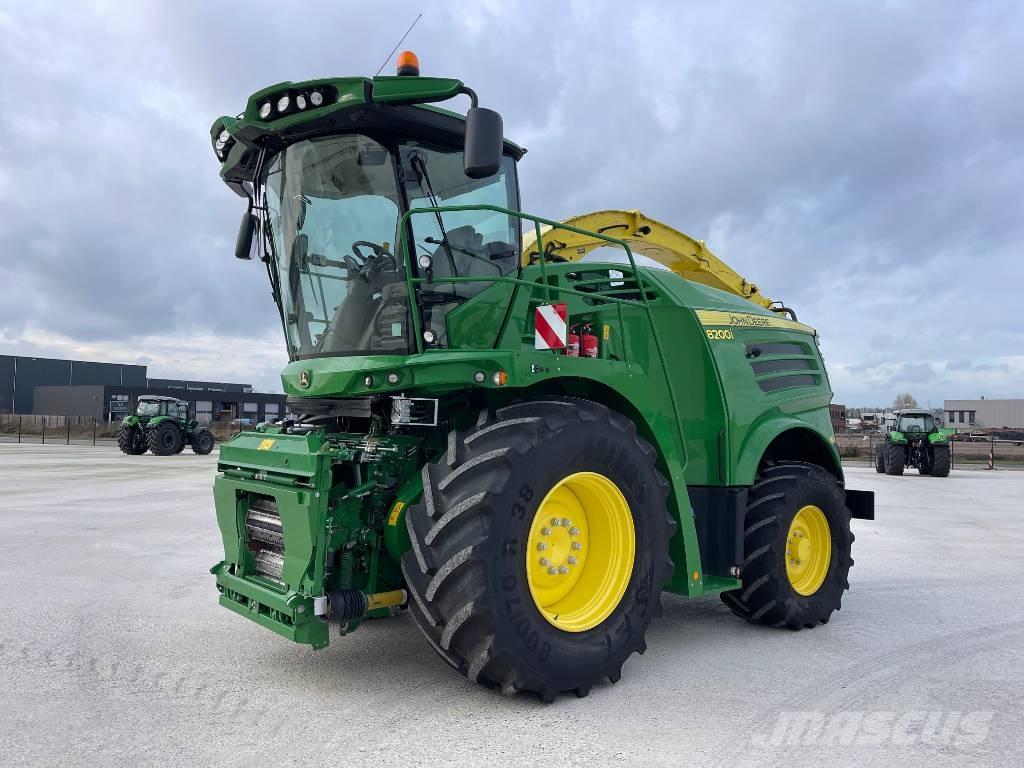John Deere 8200 حصادات