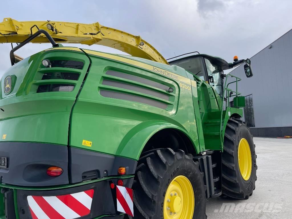 John Deere 8200 حصادات