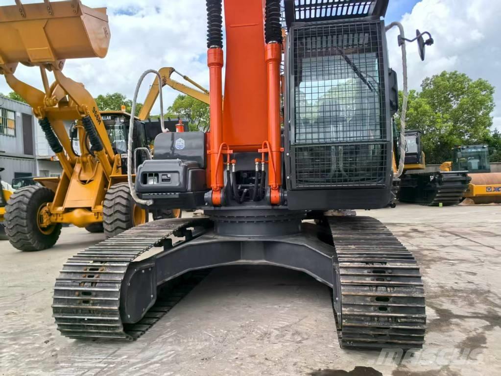 Hitachi ZX 240 HG حفارات زحافة
