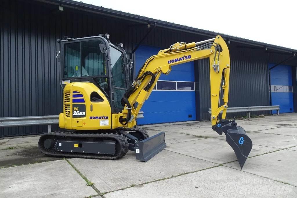 Komatsu PC26MR حفارات زحافة