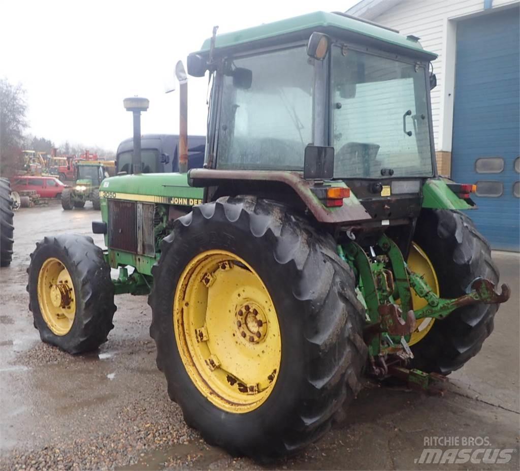 John Deere 3050 الجرارات