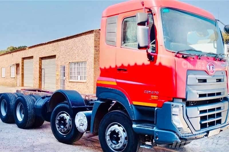 UD CGE 370 8x4 شاحنات أخرى