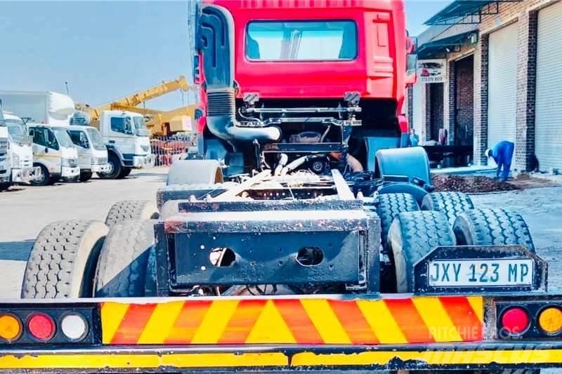 UD CGE 370 8x4 شاحنات أخرى