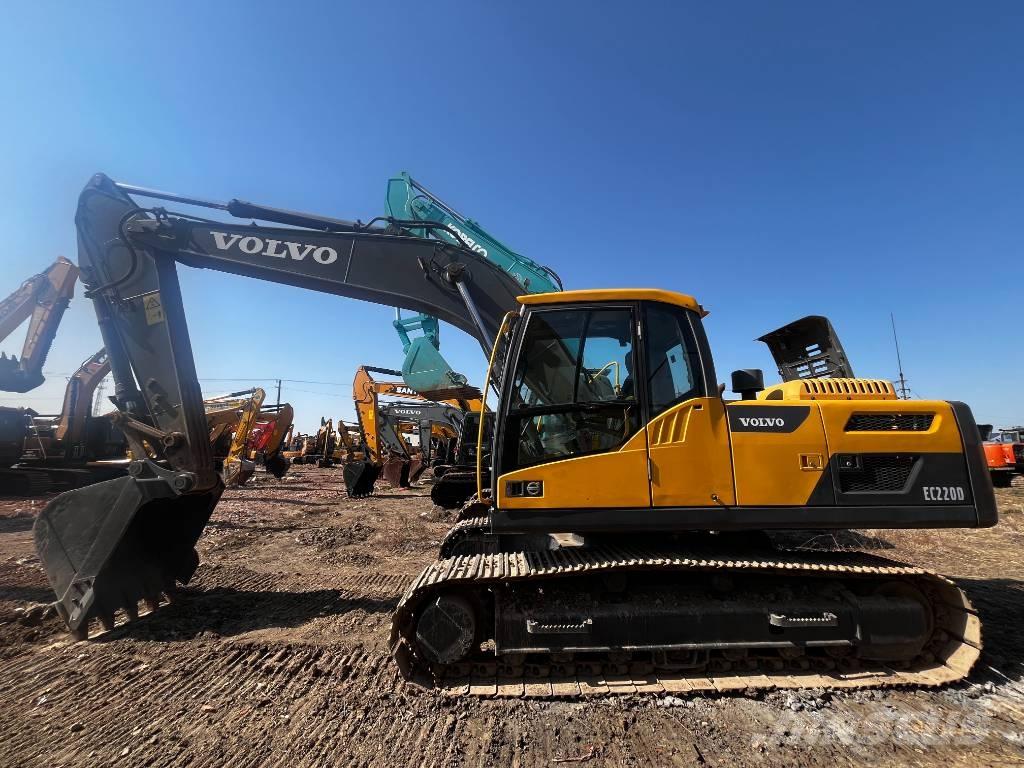 Volvo EC 220 D حفارات زحافة