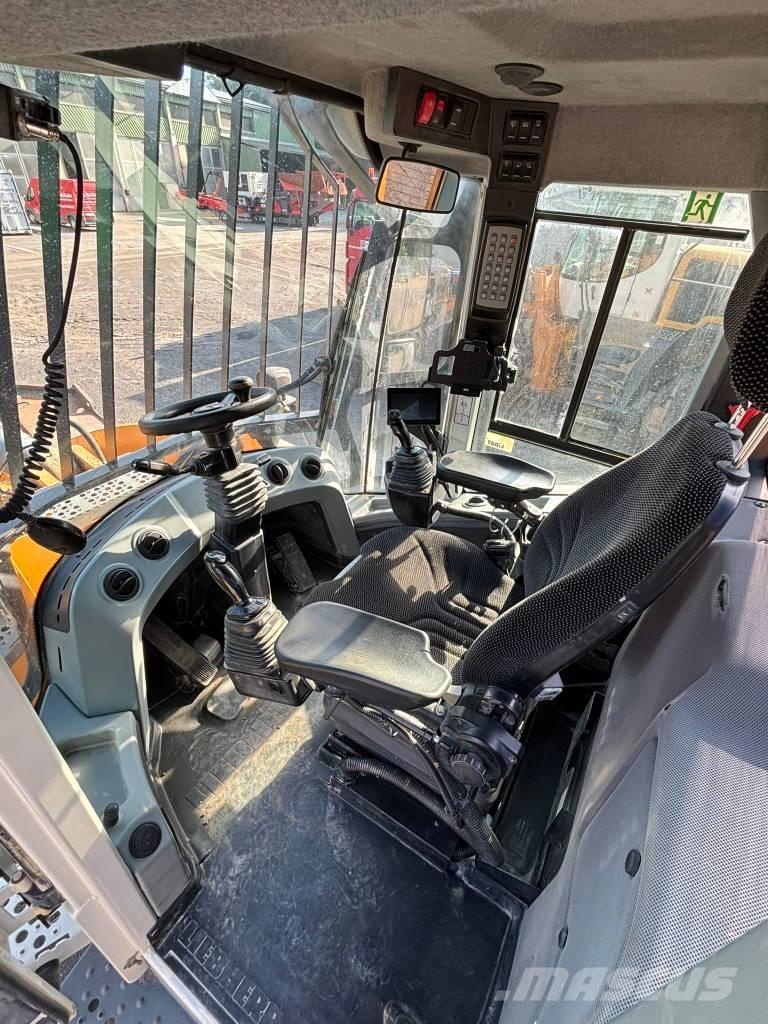 Liebherr L 576 لوادر بعجل