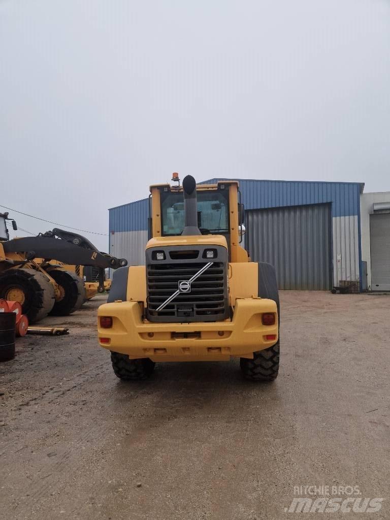 Volvo L 90 F لوادر بعجل