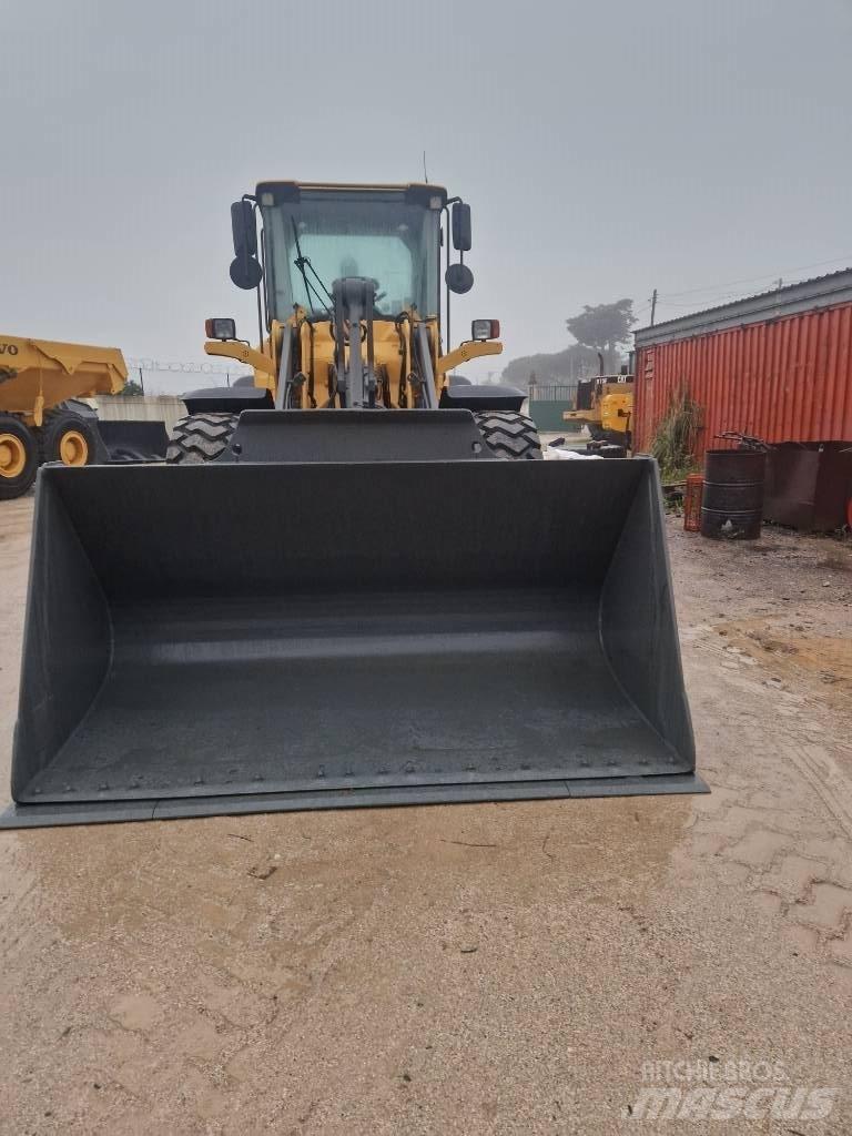 Volvo L 90 F لوادر بعجل