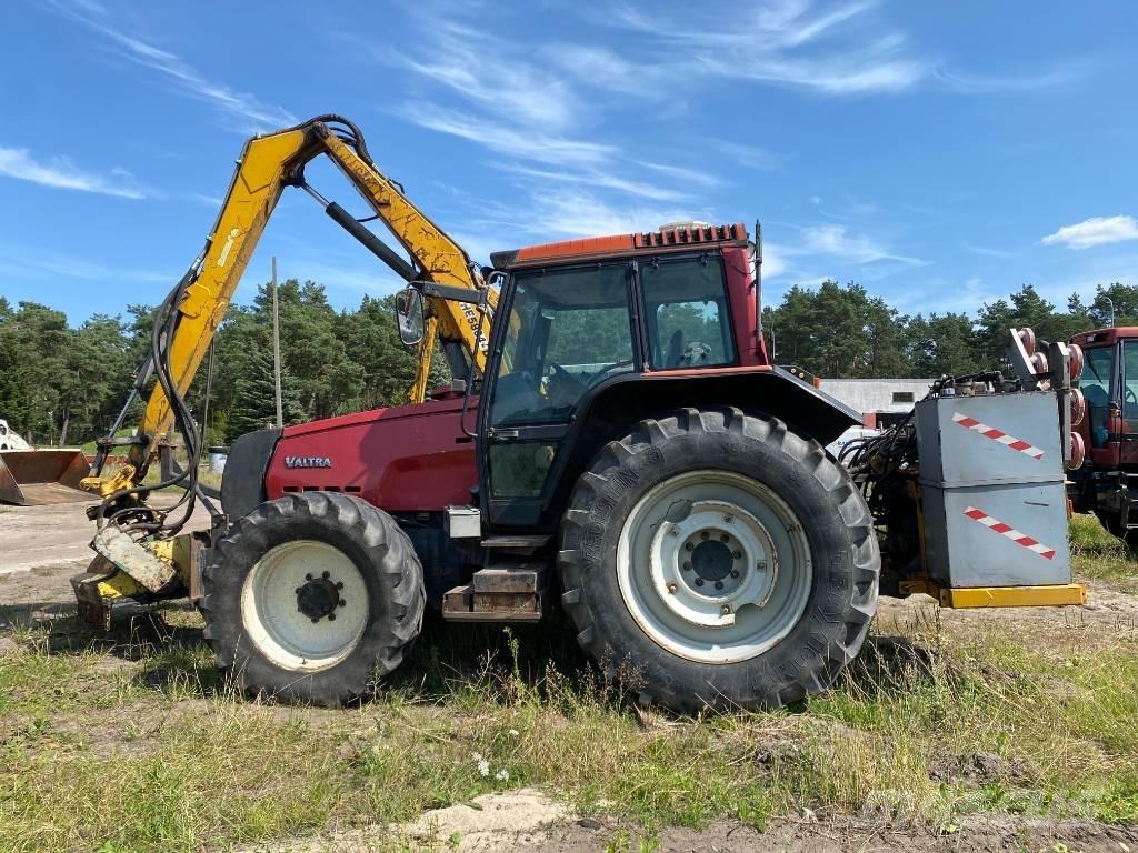 Valtra 6350 الجرارات