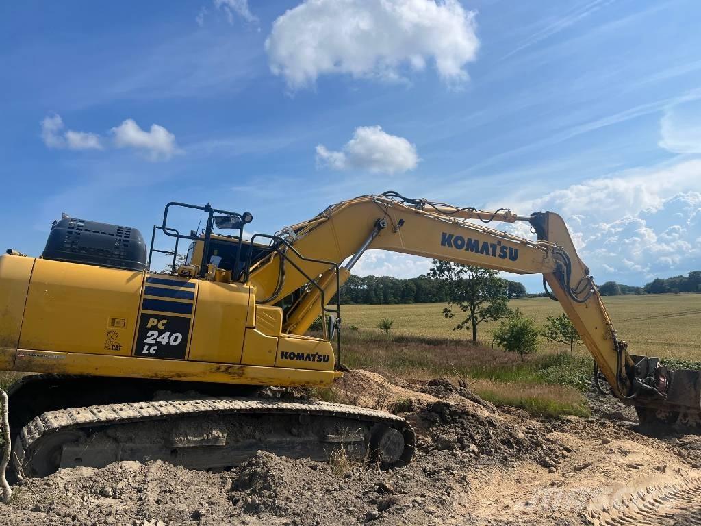 Komatsu PC 240 LC-11 حفارات زحافة