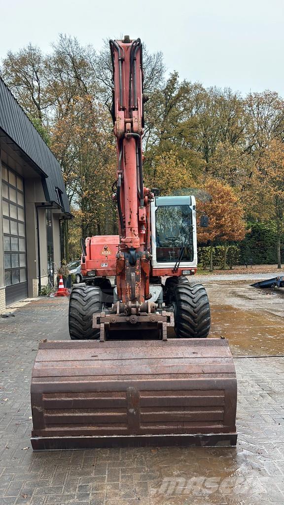 Atlas 1304 حفارات بعجل