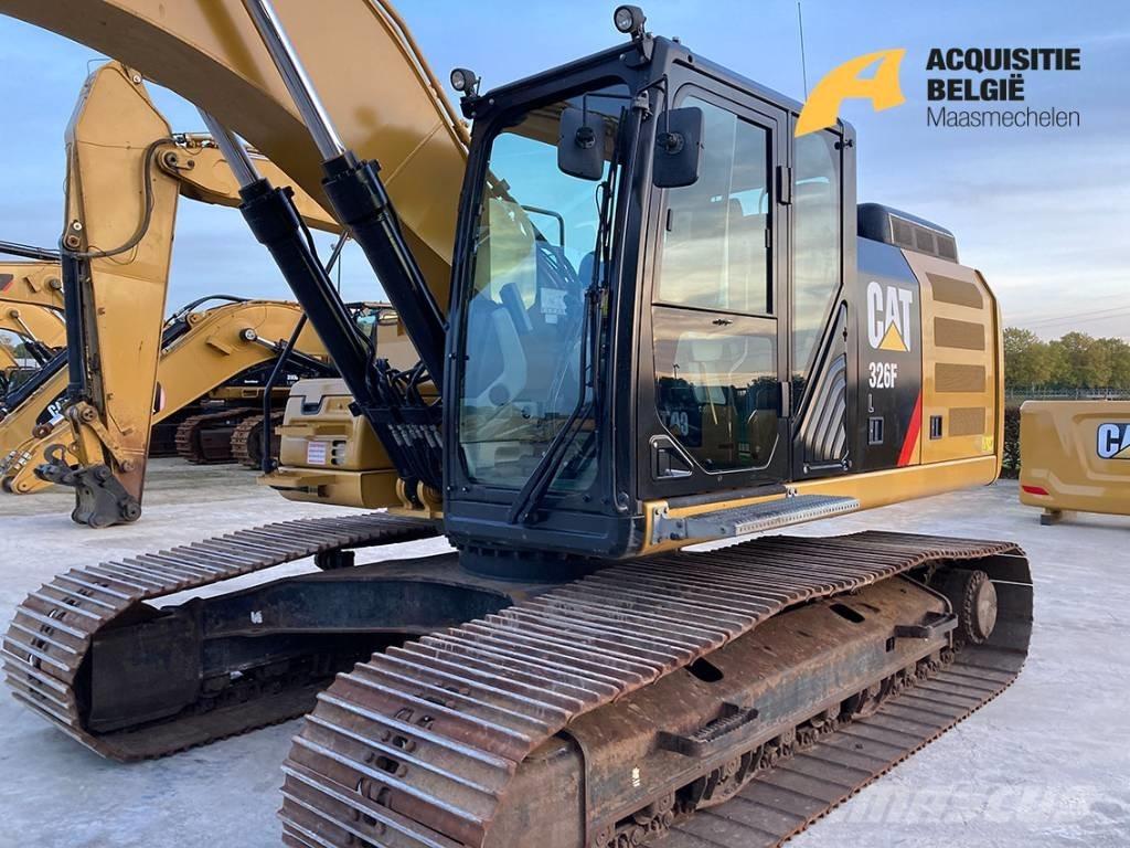 CAT 326 F L حفارات زحافة