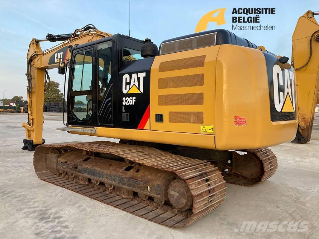 CAT 326 F L حفارات زحافة