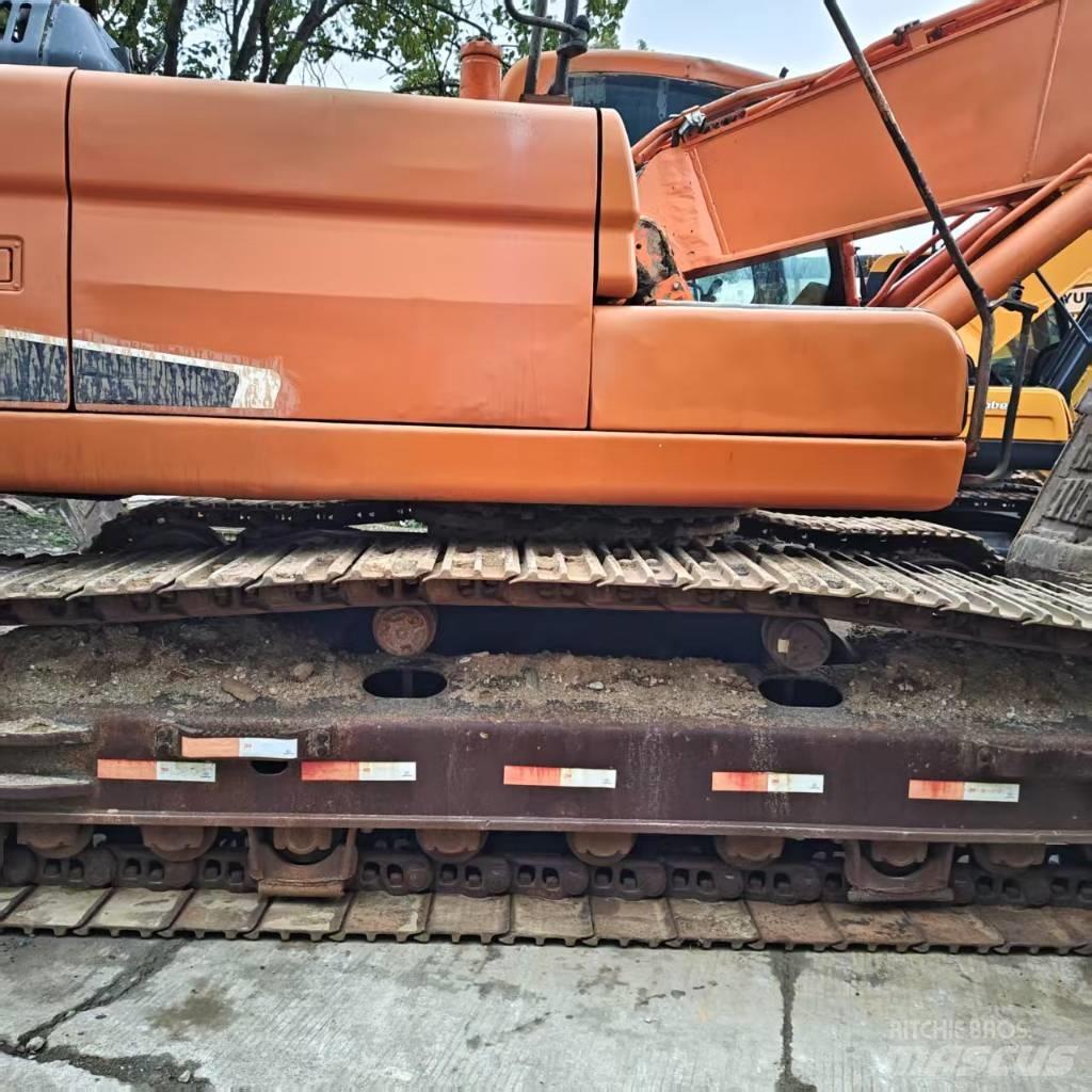 Doosan DX 300 LC حفارات زحافة