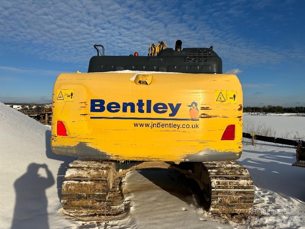 Komatsu PC 210 LC-11 حفارات زحافة