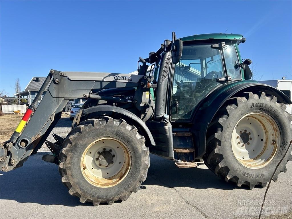 Valtra N 174 VERSU الجرارات