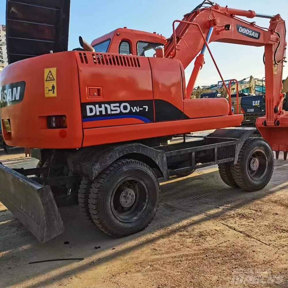 Doosan 150 W-7 حفارات بعجل