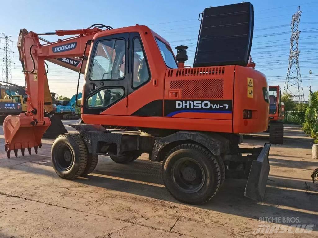Doosan 150 W-7 حفارات بعجل