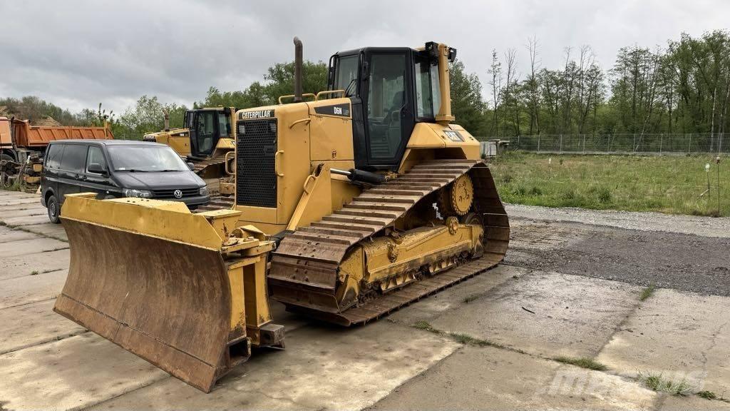 CAT D 6 N LGP بلدوزرات مجنزرة