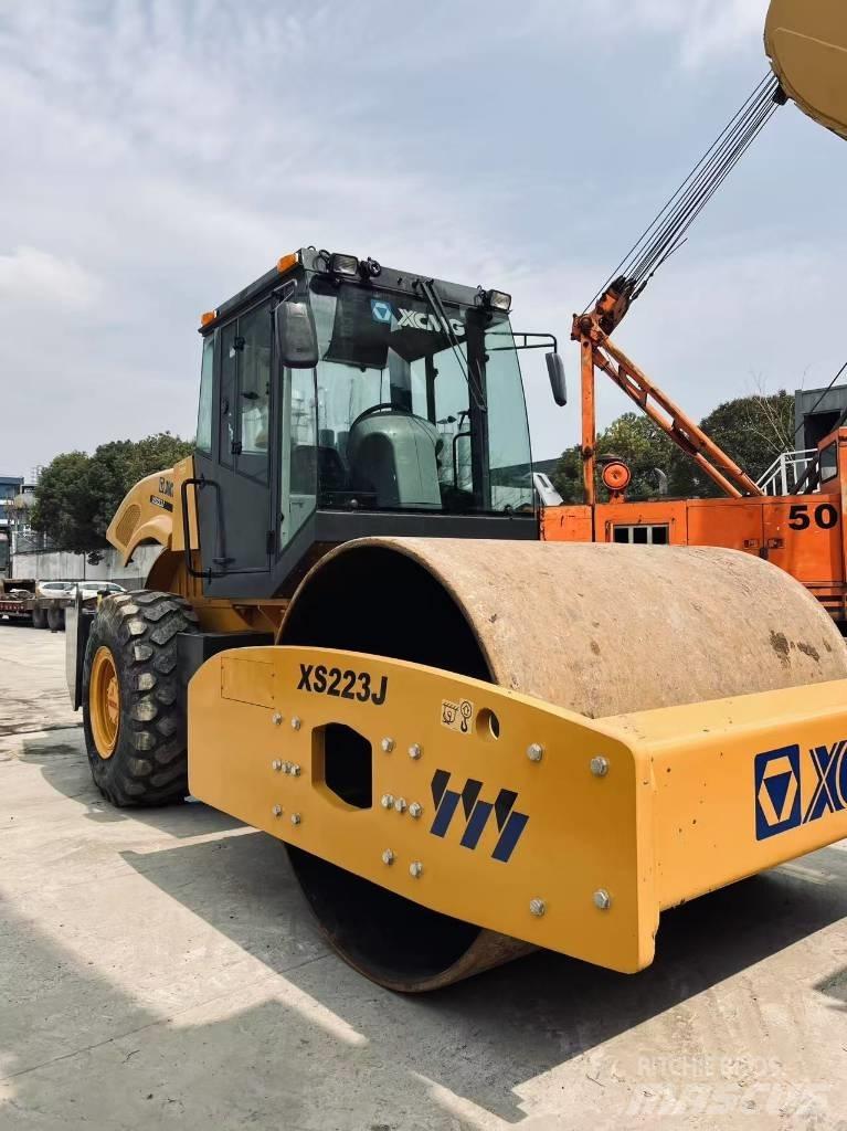XCMG XS 223 J مداحل أحادية الأسطوانة