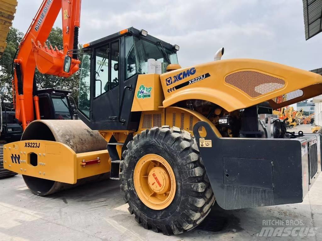 XCMG XS 223 J مداحل أحادية الأسطوانة