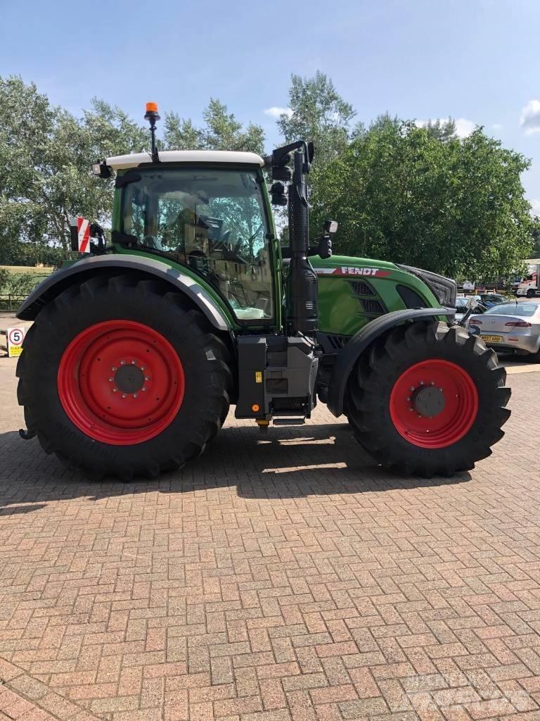 Fendt 718 Vario الجرارات