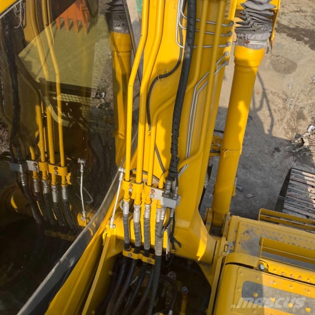 Komatsu PC 120 حفارات وسط 7 طن - 12 طن