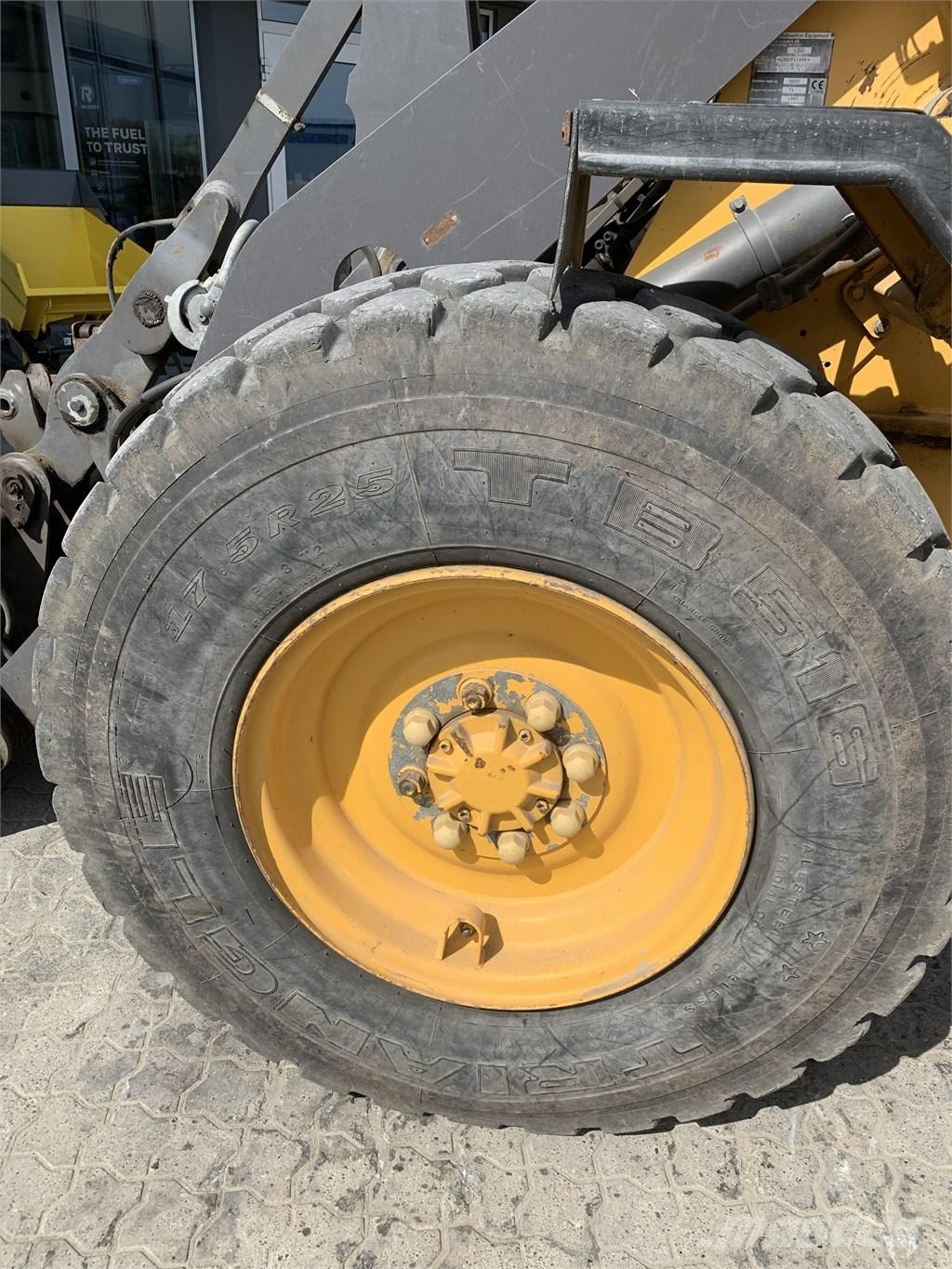 Volvo L50C لوادر بعجل