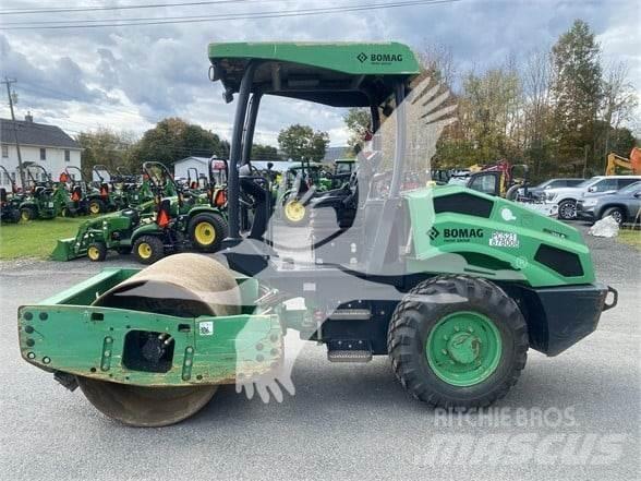 Bomag BW145D-5 مداحل أحادية الأسطوانة