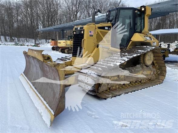 CAT D6N LGP بلدوزرات مجنزرة