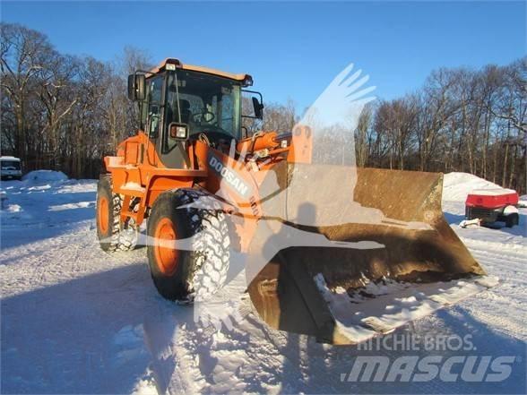 Doosan DL220-3 لوادر بعجل