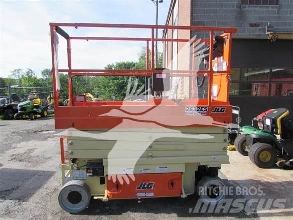 JLG 2632ES رافعات مقصية الشكل