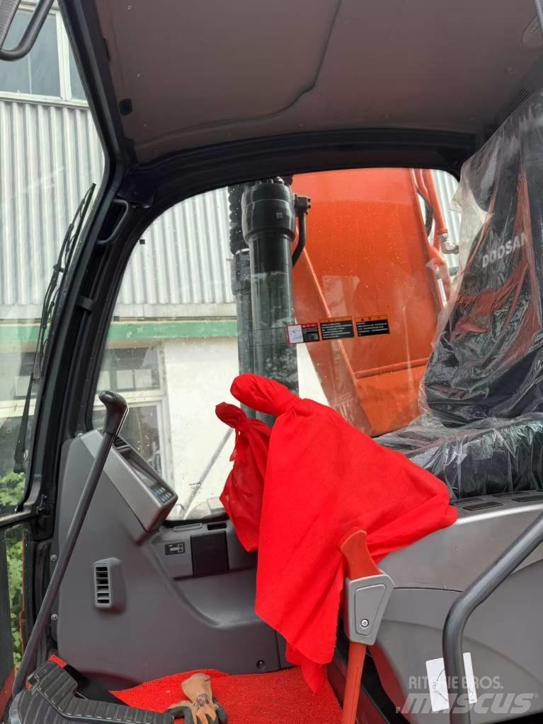 Doosan DX 225 LCA حفارات زحافة