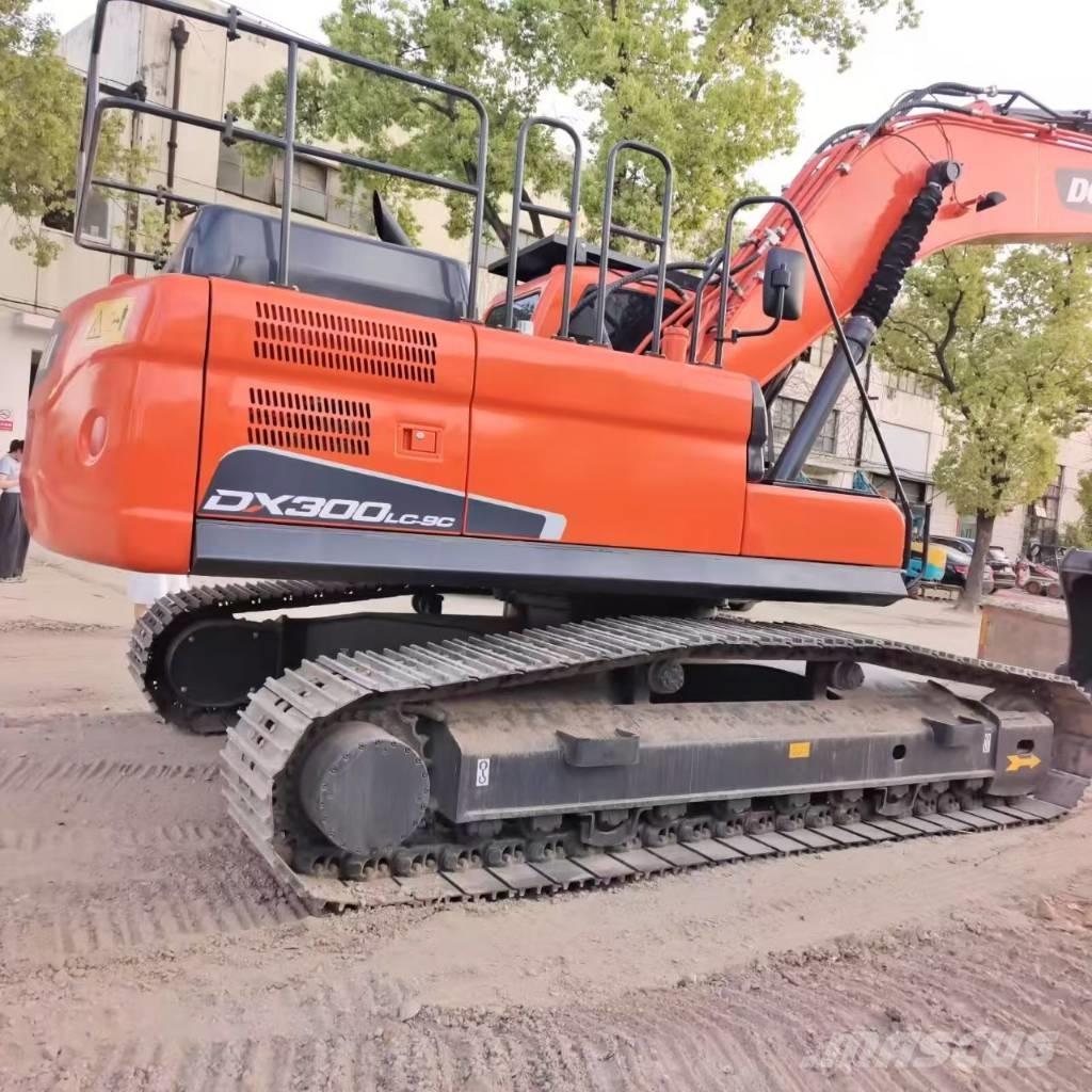 Doosan DX 300 حفارات زحافة