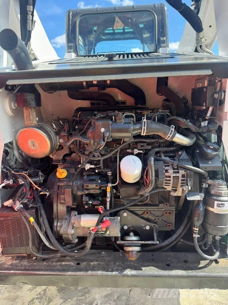 Bobcat T 740 لوادر انزلاقية التوجيه