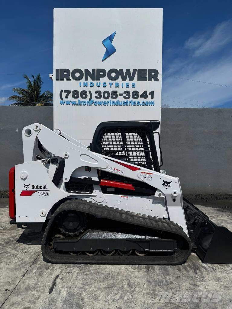 Bobcat T 740 لوادر انزلاقية التوجيه