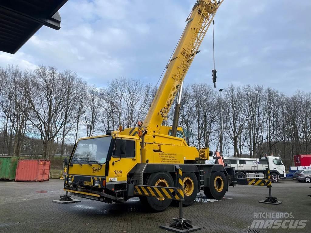 Liebherr LTM1040 رافعات صالحة لكل أنواع الطرق