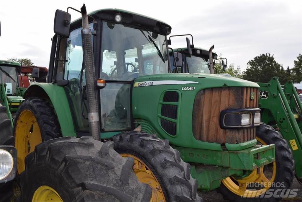 John Deere 6230 الجرارات
